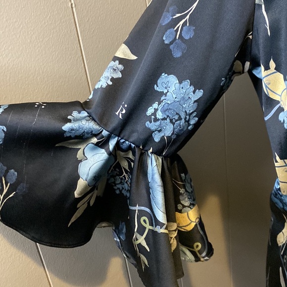 Ronner Women’s Design Cielo Blouse Jardin Floral 2/3 Bell Sleeves Back Button - Picture 5 of 9